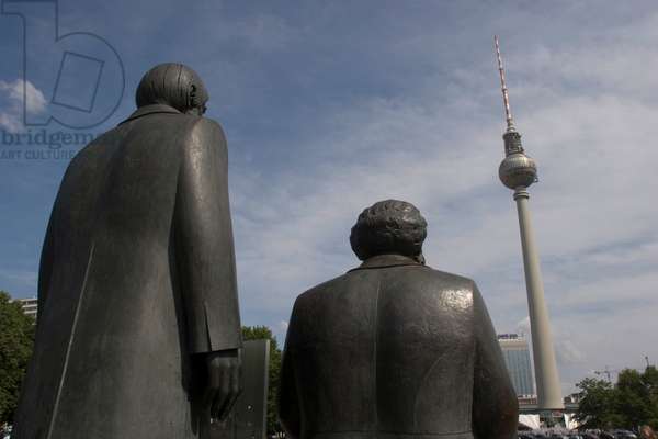 Marx újratöltve: hegemónia-elmélet a Kommunista Kiáltványban (2014)
